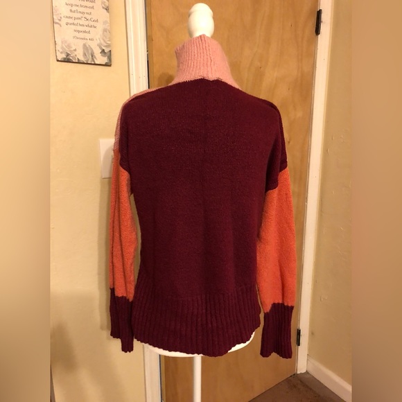 Pink Colorblock Sweater - Picture 3 of 6